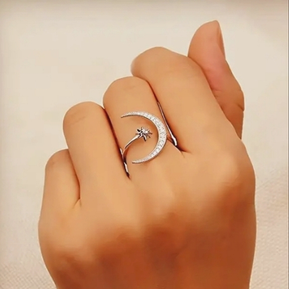 🌙Crescent Moon 92.5 Solid Sterling Silver Ring - Picture 3 of 3